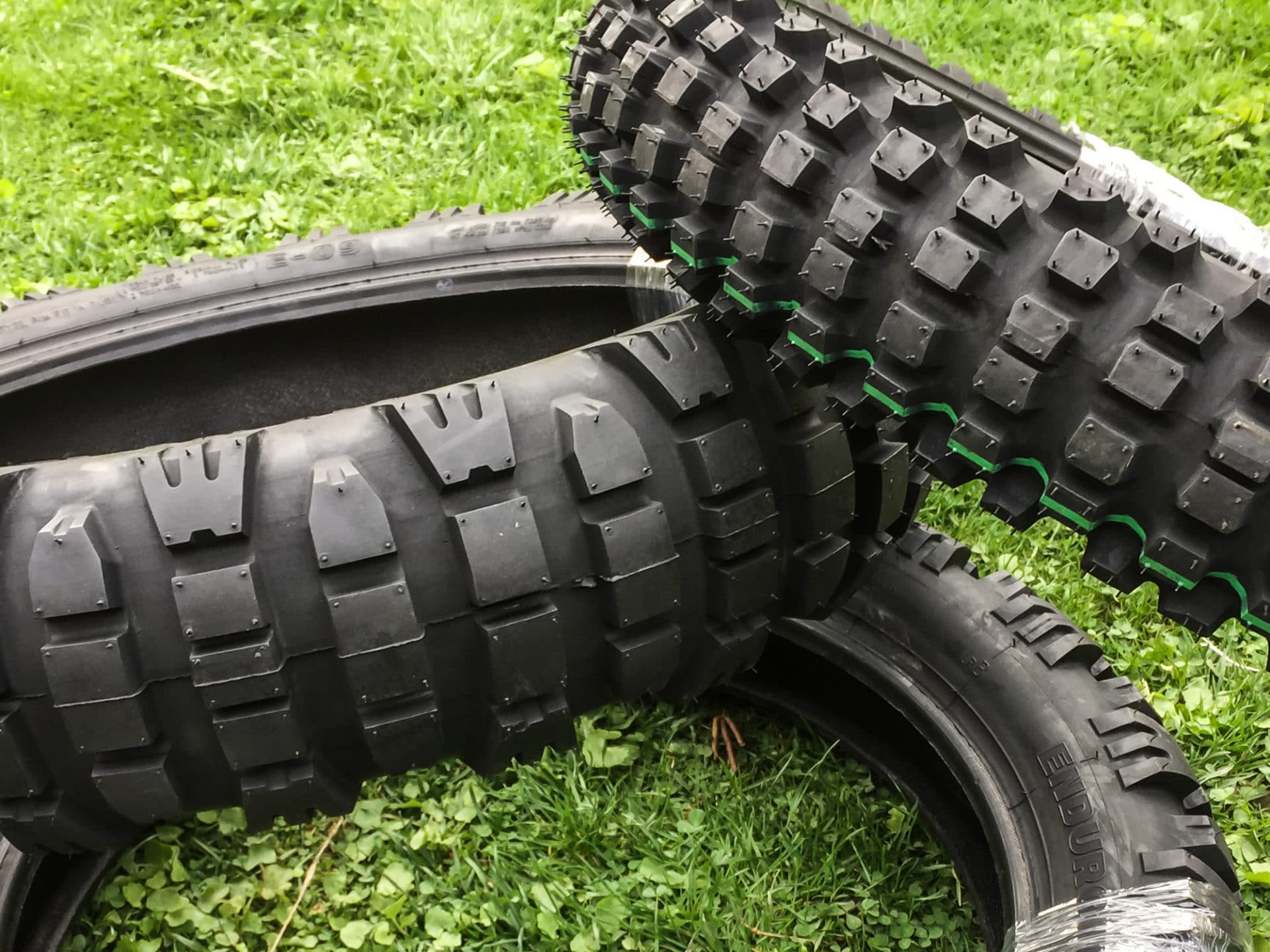 Guide d'achat : 10 conseils pour mieux choisir mes pneus agricoles