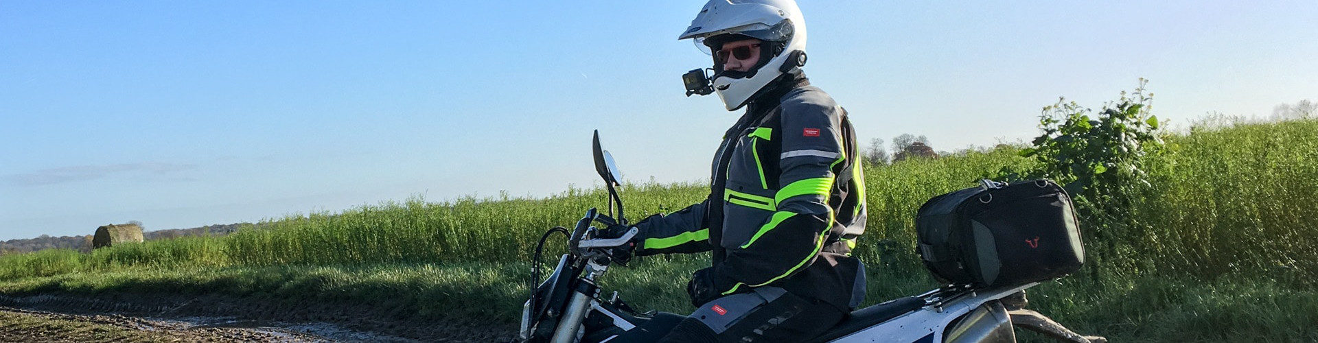 Comment choisir sa veste et son pantalon moto Touring ou Adventure ?  (lexique) – Motard Adventure