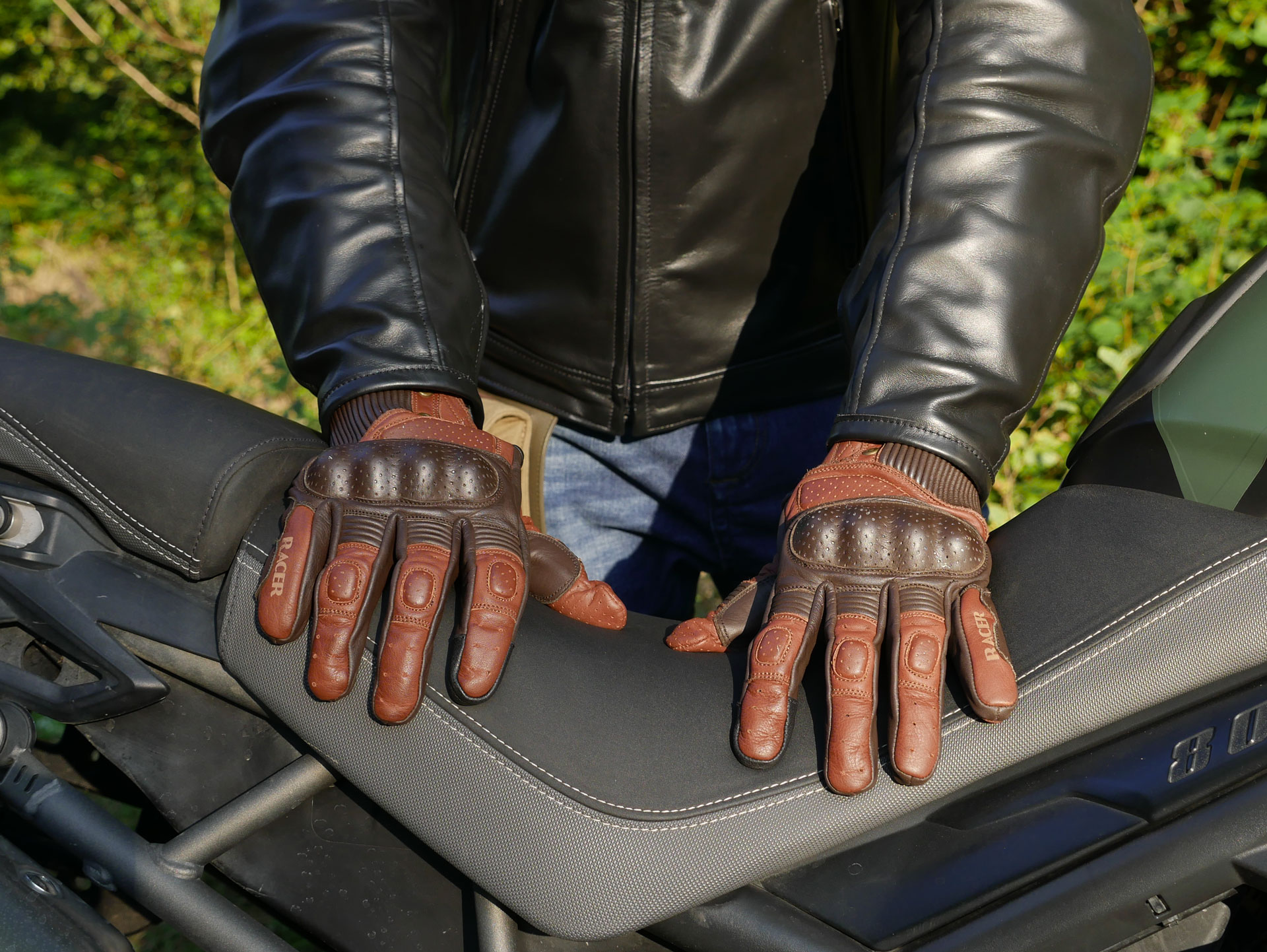 Test des Racer Mavis 2 : la polyvalence de gants mi-cuir mi-saison