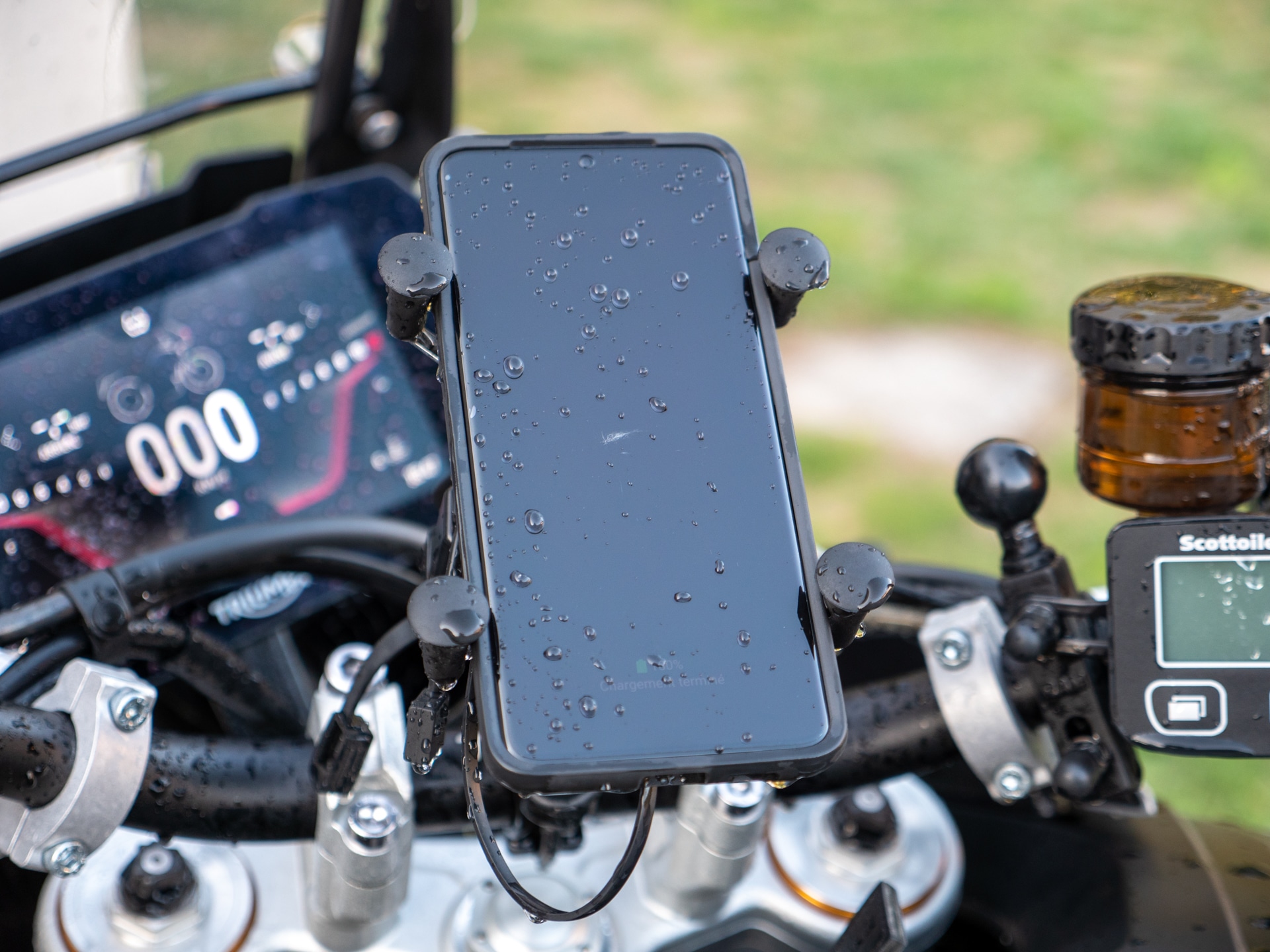 Test du Ubikha Smart Induction by Tecno Globe : la nouvelle référence du support  smartphone moto ? – Motard Adventure